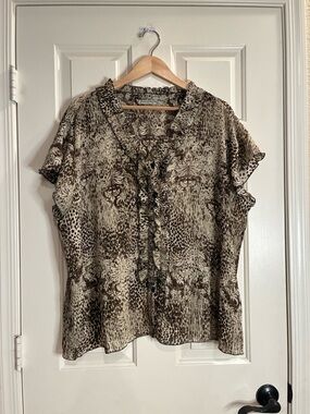 Signature by Larry Levine Brown and Cream Patterned Ruffle Front Blouse
